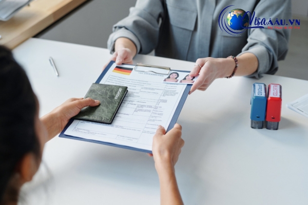 Visa Á Âu cam kết đặt lợi ích và tỷ lệ đậu visa của khách hàng lên hàng đầu, hơn cả lợi ích doanh nghiệp