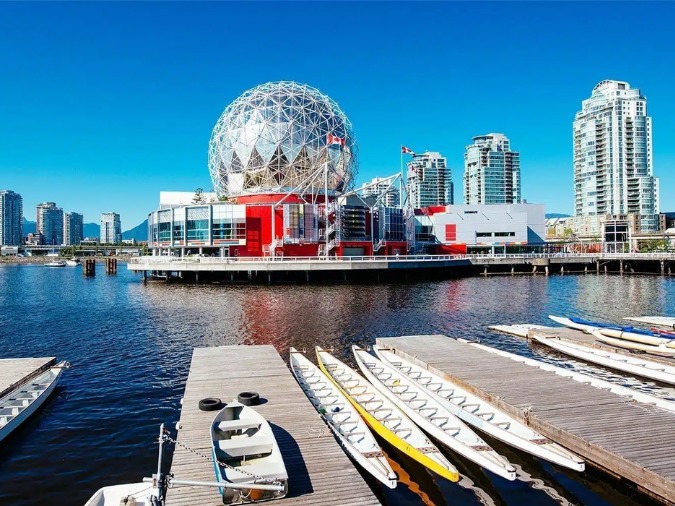 Dán visa Canada mất bao lâu?