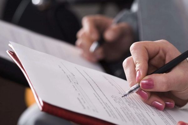 Giấy tờ thuộc nhóm bắt buộc phải nộp cần được dịch sang tiếng Anh