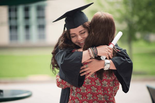 Kinh nghiệm xin visa qua Mỹ dự lễ tốt nghiệp tỷ lệ đậu cao