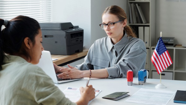Nắm chắc hồ sơ và trả lời đúng mục đích giúp dễ đậu visa đi Mỹ dự lễ tốt nghiệp